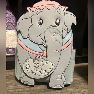 Disney Dumbo Mrs Dumbo cradling baby dumbo
